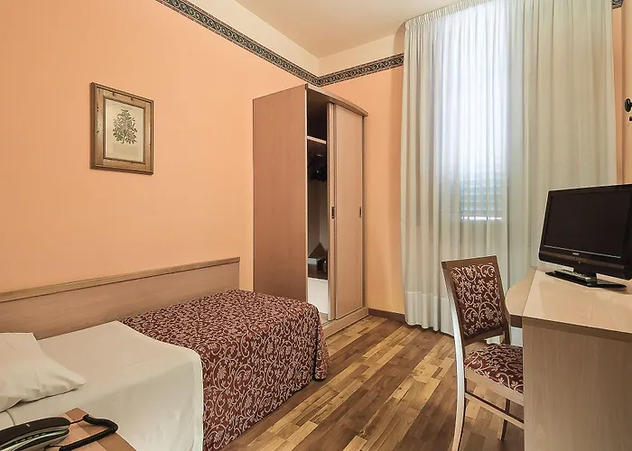 Hotel Boston 4*