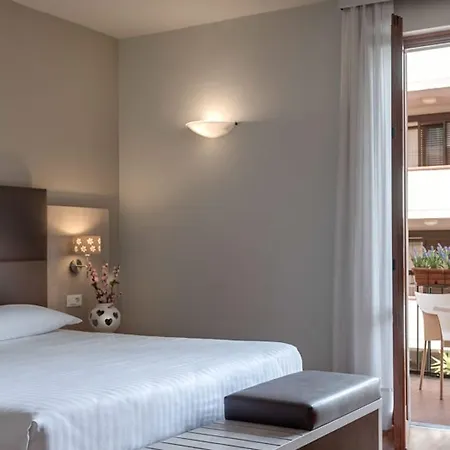 Hotel Boston 4*