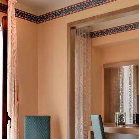 Boston Hotel 4*